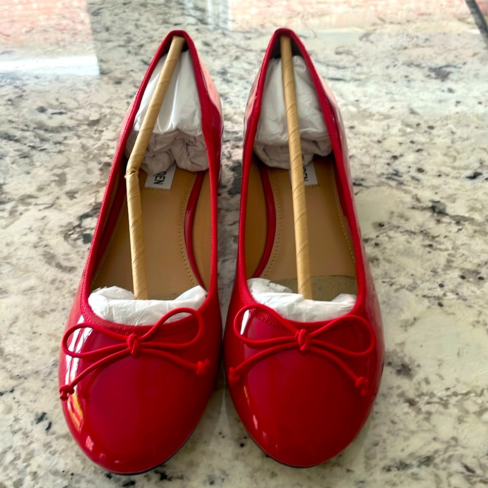 NWT Steve Madden Cherish patent leather pump with 1.5” heel, size 8.5.